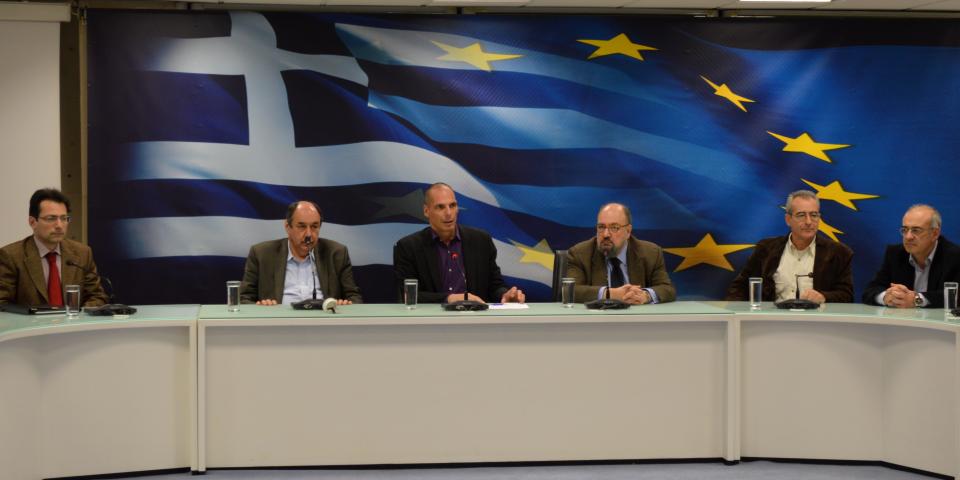 Παρουσίαση από τον Υπουργό Οικονομικών Γιάνη Βαρουφάκη των νέων Γενικών Γραμματέων του Υπουργείου. Από αριστερά προς δεξιά οι κ.κ. Κλούρας, Φράγκος, Βαρουφάκης, Θεοχαράκης, Χατζηθεοδώρου και Μάρδας