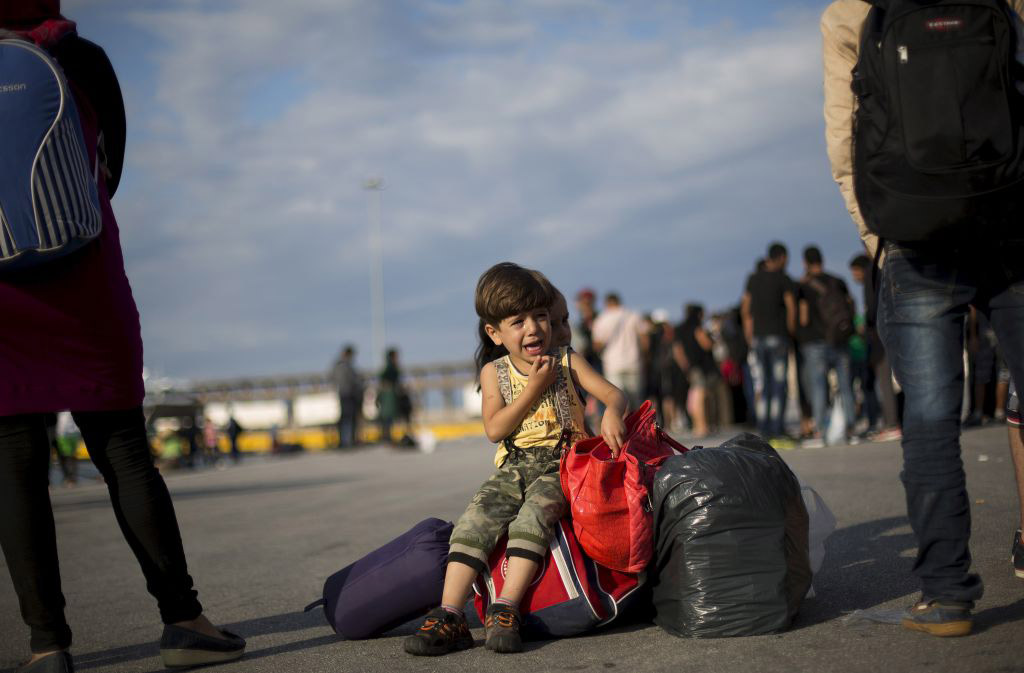 refugges-kid-piraeus